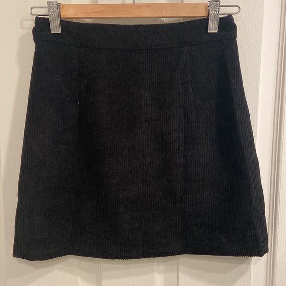 BLACK CORDUROY BUTTON DOWN SKIRT - Picture 2 of 2